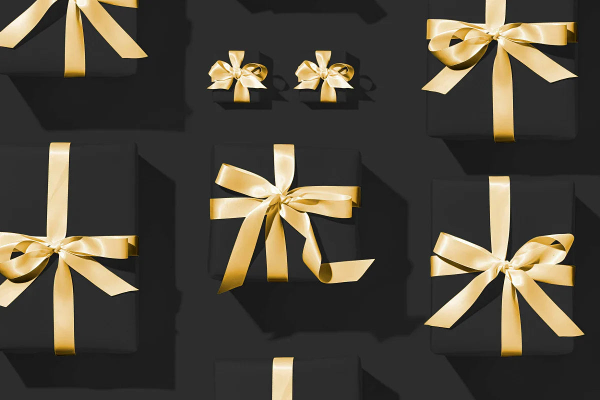 Hediye Vermenin Psikolojisi: Bilimsel Araştırmalara Göre Bizi En Çok Mutlu Eden "Kalıcı" Hediyeler