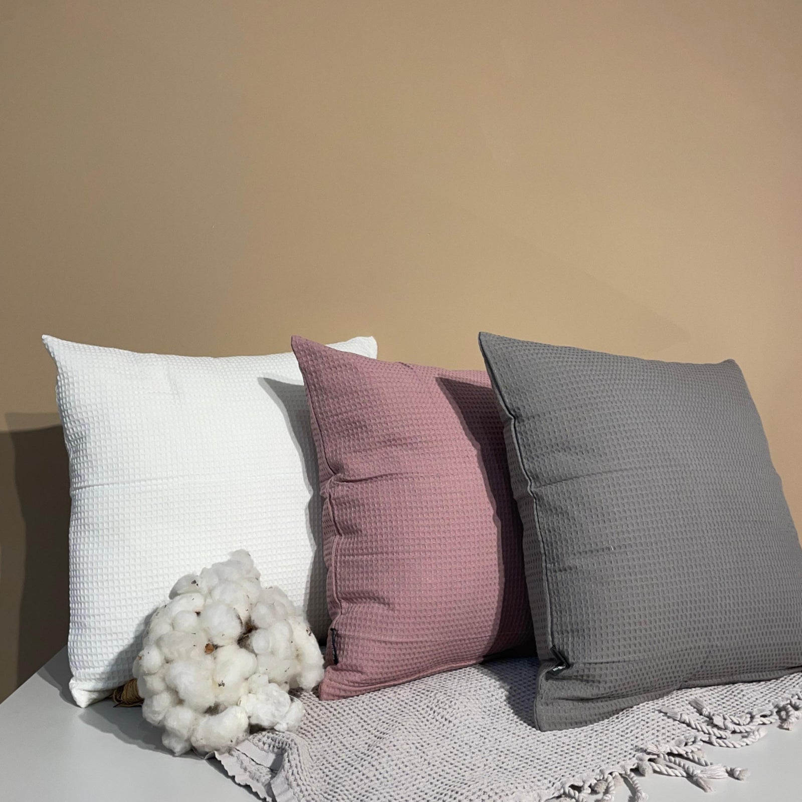 Inorien waffle dokulu 40cm x 40cm ölçüsünde organik pamuk kırlent kılıfları toplu görsel