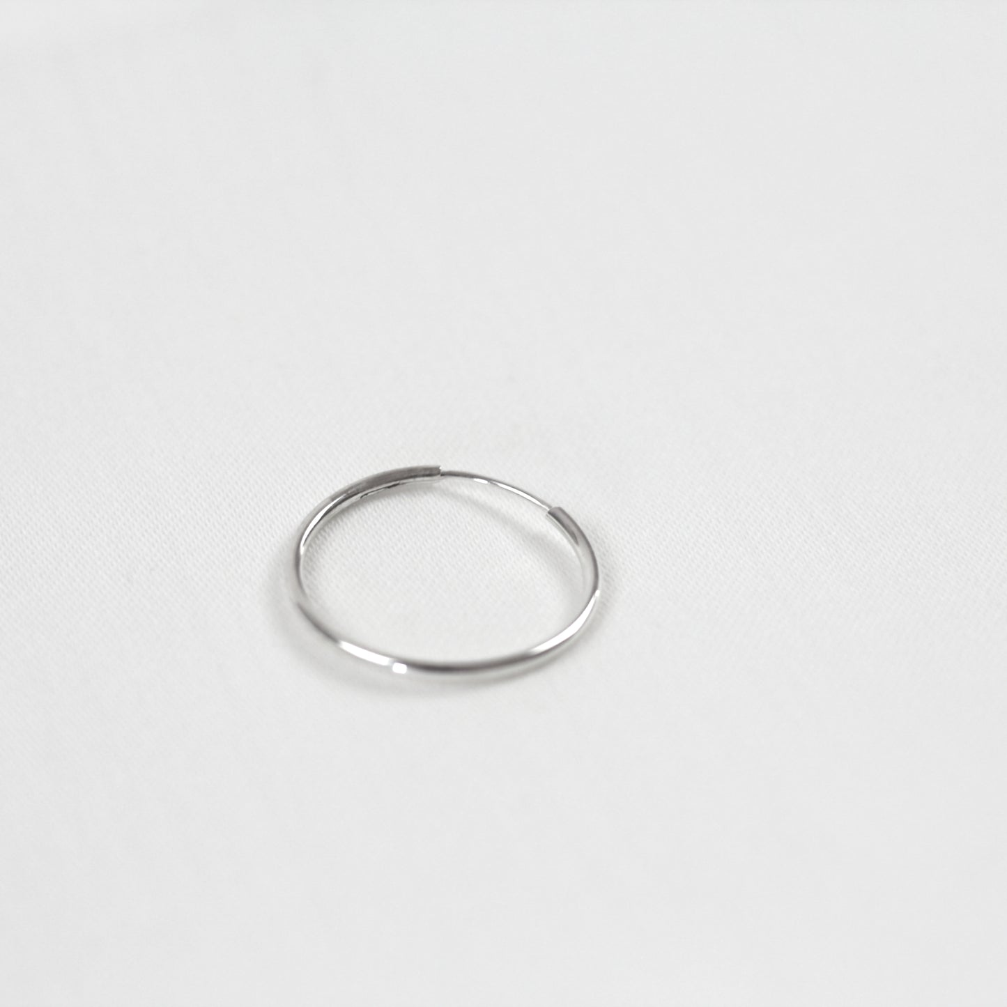 Minimal Gümüş Halka Küpe (18 mm)
