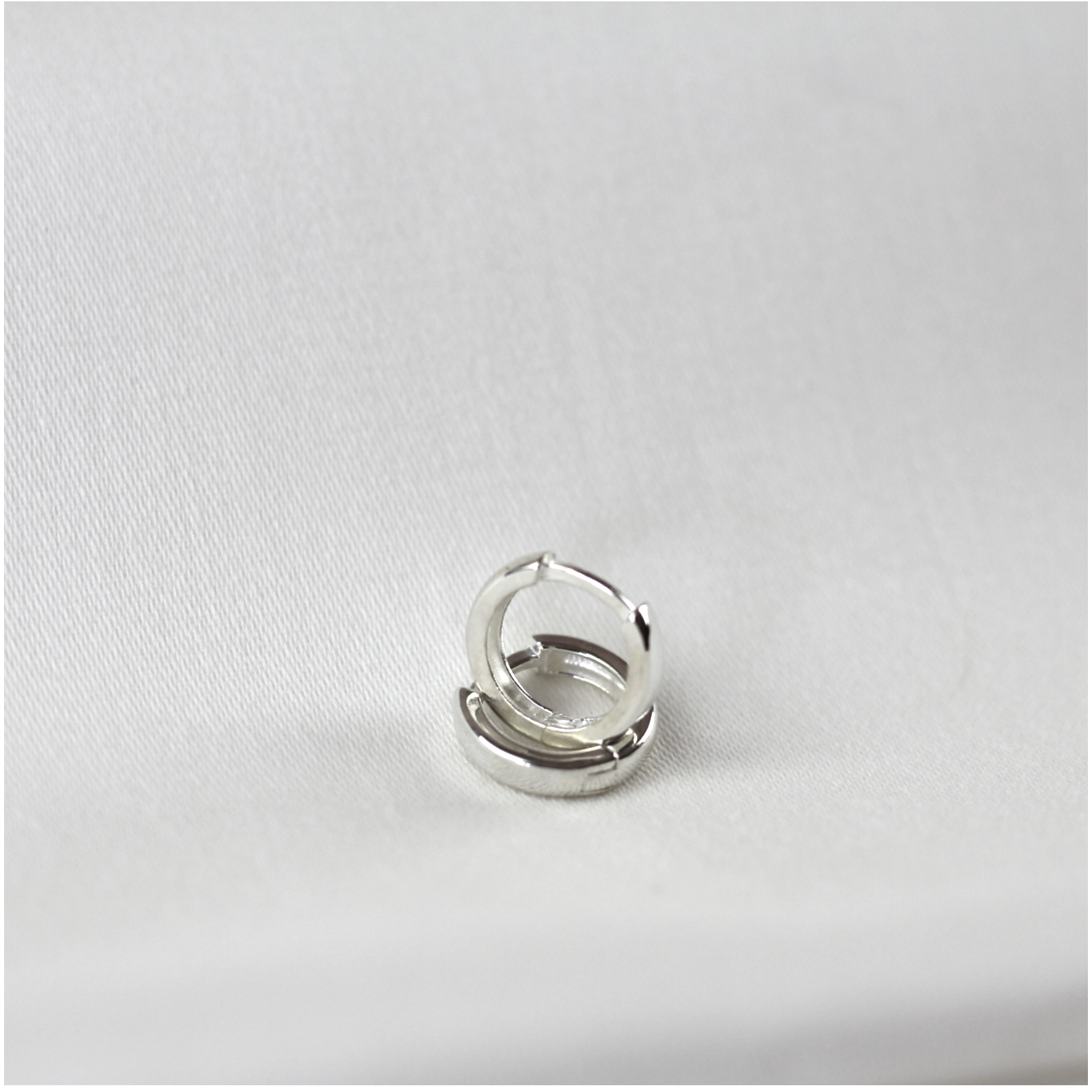 pontem markasının 925 ayar gümüş 12 milimetre çapında gümüş halka küpesi